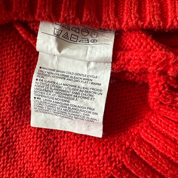 Old Navy Women’s Fair Isle Sweater - size medium. - Picture 4 of 4